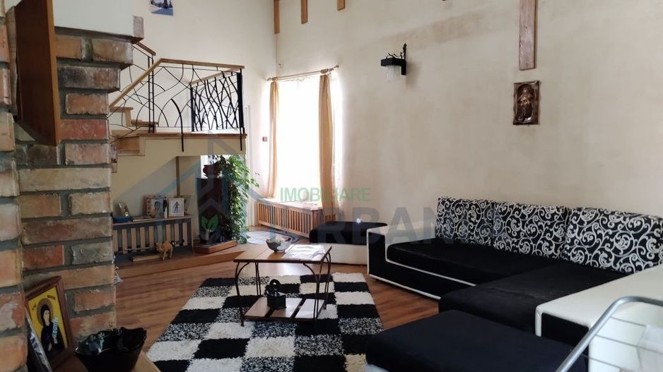 Casă cu etaj strada.Moara de Vănt - Poză 2