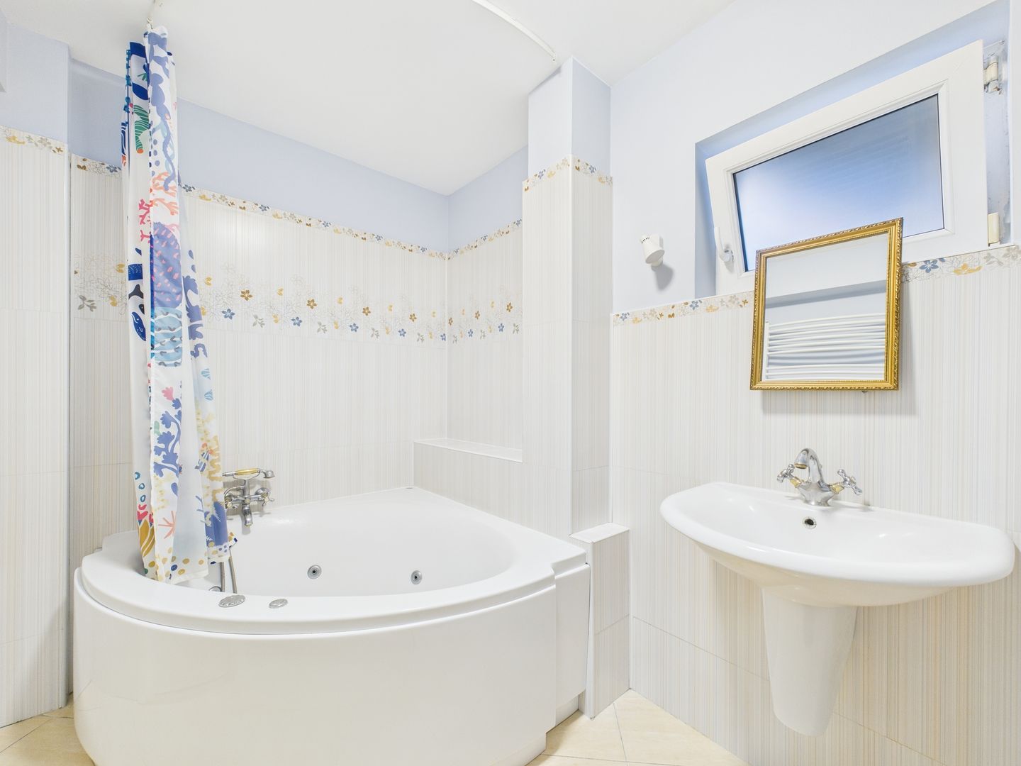 Apartament cu 2 camere de vânzare în zona Capitale - Poză 7