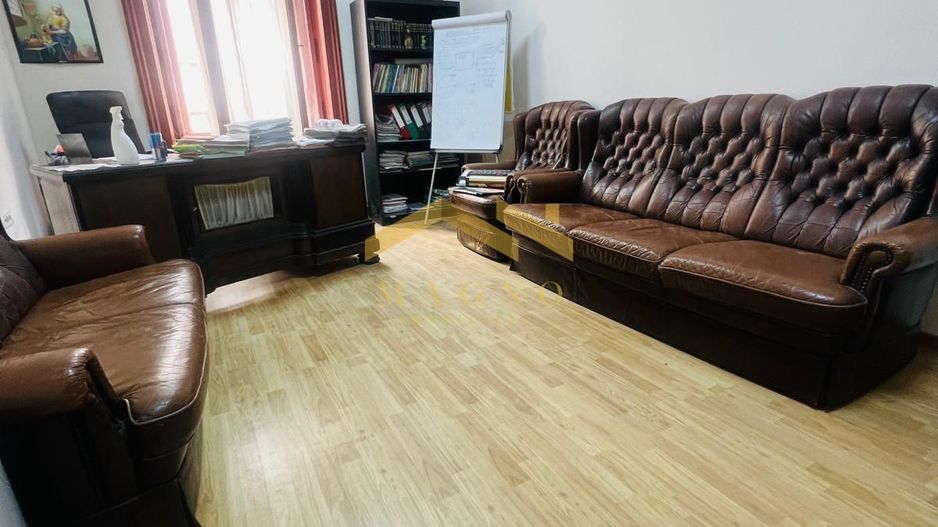 Apartament (pretabil pentru Birou ,Cabinet etc.) de vanzare in centru. - Poză 13