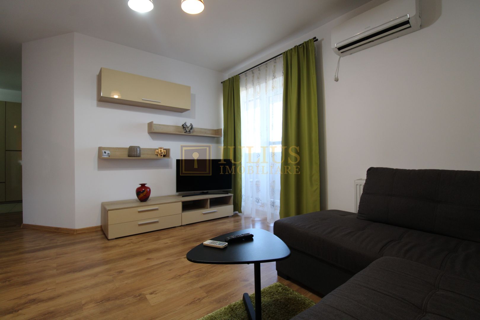 Uranus, 2 camere, centrala proprie, parcare - Poză 3