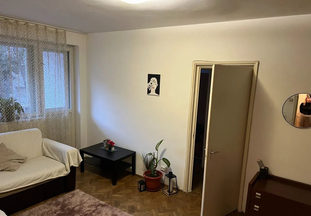 Apartament 2 camere de vanzare  Drumul Taberei - Poză 1
