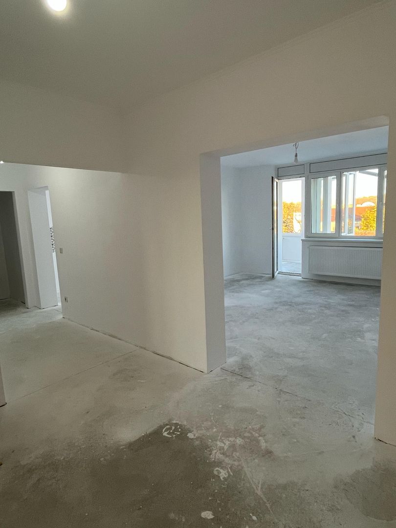 Ag EUROPA vinde ap 4 cam 140mp la etajul 4 în zona CENTRALA . - Poză 2