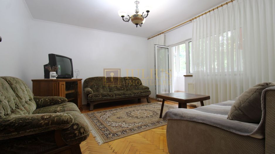 Apartament spatios, 3 camere, 2 bai, ideal pentru studenti - Poză 1