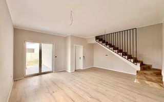 Duplex cu 4 camere, despărțit prin camera tehnica | Mosnita Veche - Poză 1