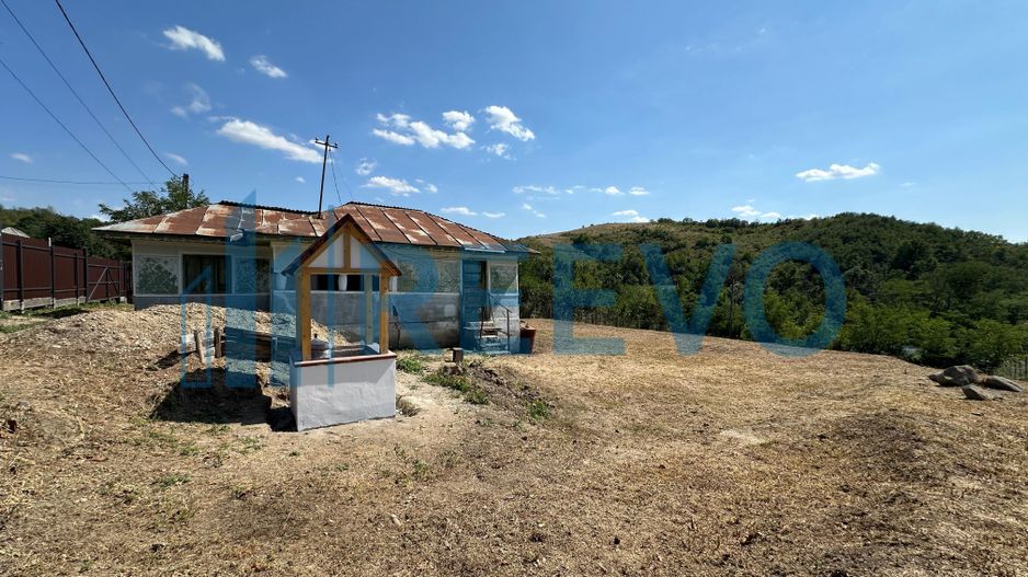 Casă și teren de vânzare în Parincea jud. Bacău. - Poză 2