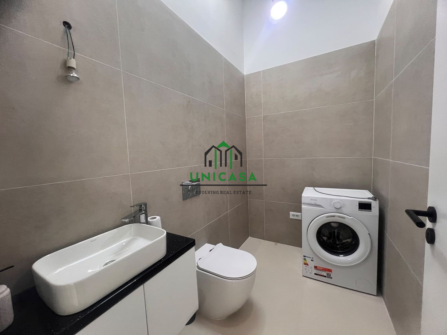 Casă noua de vânzare/3 camere/ Bujoreni - Poză 9
