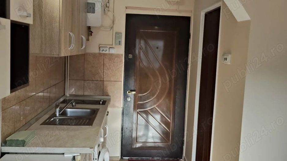 BRASADAS vinde garsonieră situată la etajul 4/ 4 în Micro 17 - Poză 3