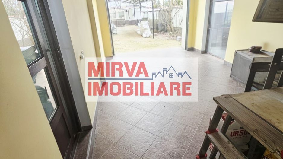 Vilă spațioasă Strejnicu S+P+1E+M, 8 camere, garaj, teren 595 mp - Poză 15