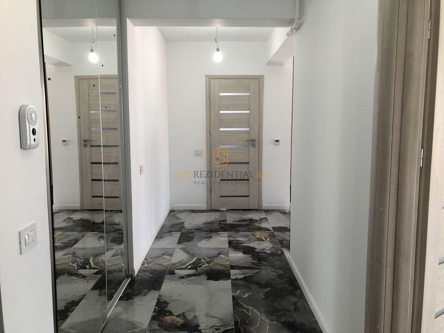 Apartament 3 camere, terasa 60 mp, 2 bai, parcare subterana inclusa - Poză 7