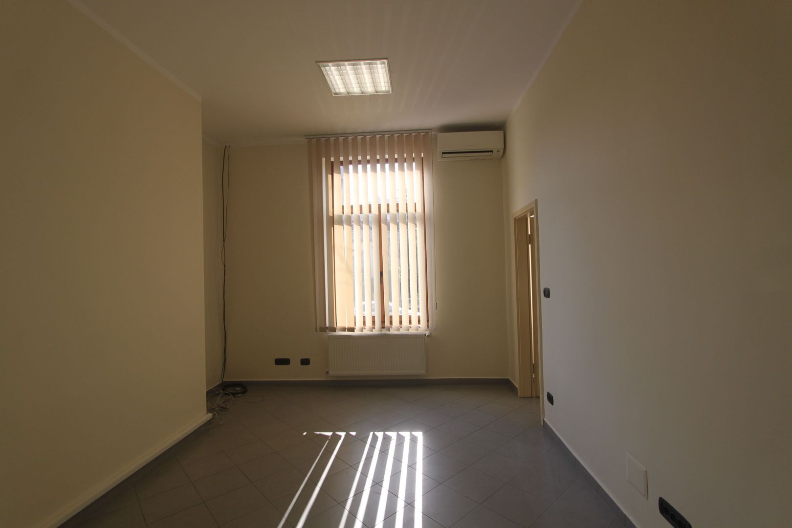 Birouri în vila - zona Balcescu - Poză 25