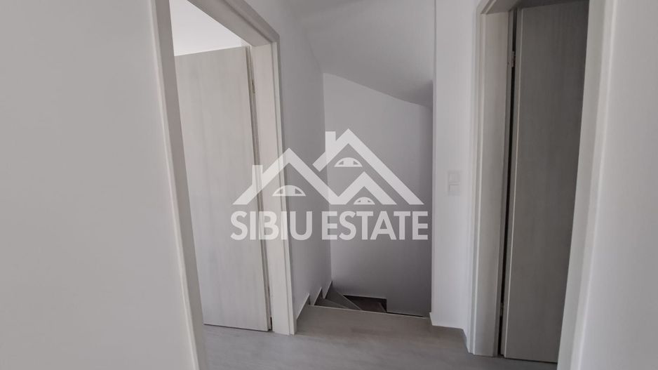 Casa la pret de apartament, 5 camere Sibiu Calea Cisnadiei - Poză 10