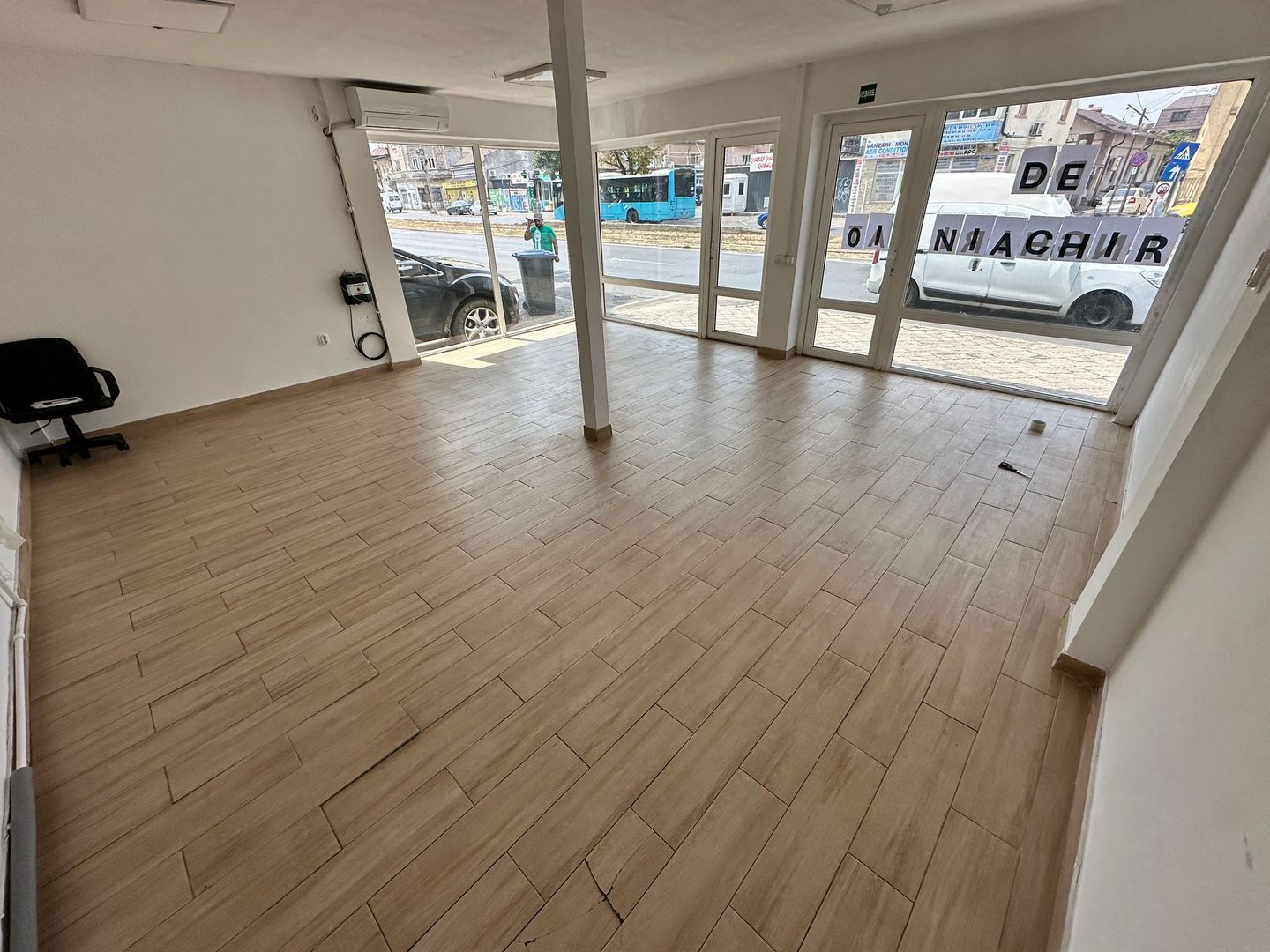 Spatiu Stradal 38mp Calea Rahovei Viilor Progresului Jumbo Mall Birou - Poză 7