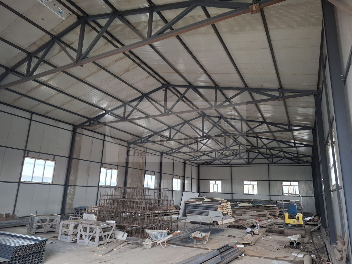 Hala de inchiriere 596 mp str. Trei Fantani - Poză 1