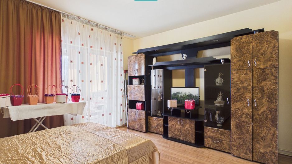 Casă individuală 8 camere - Dudeștii Noi - Poză 13