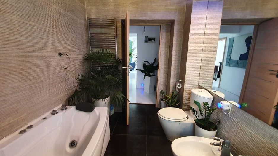 APARTAMENT UNIC  3 CAMERE | TERASĂ 30 MP  | VEDERE PANORAMICĂ | ZONA CENTRALĂ - Poză 13