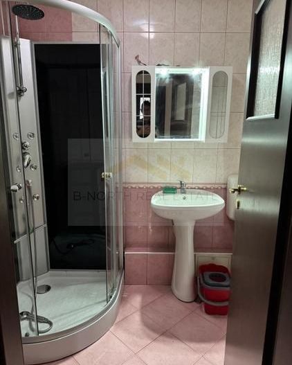 2 camere decomandat de închiriat, mobilat, lângă parc și metrou - Poză 3