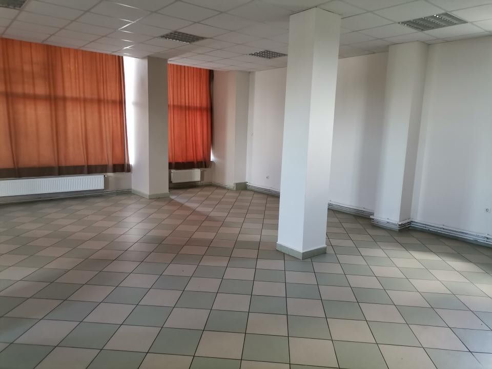 Inchiriere spatiu 140 mp, Targul din Vale - Poză 3