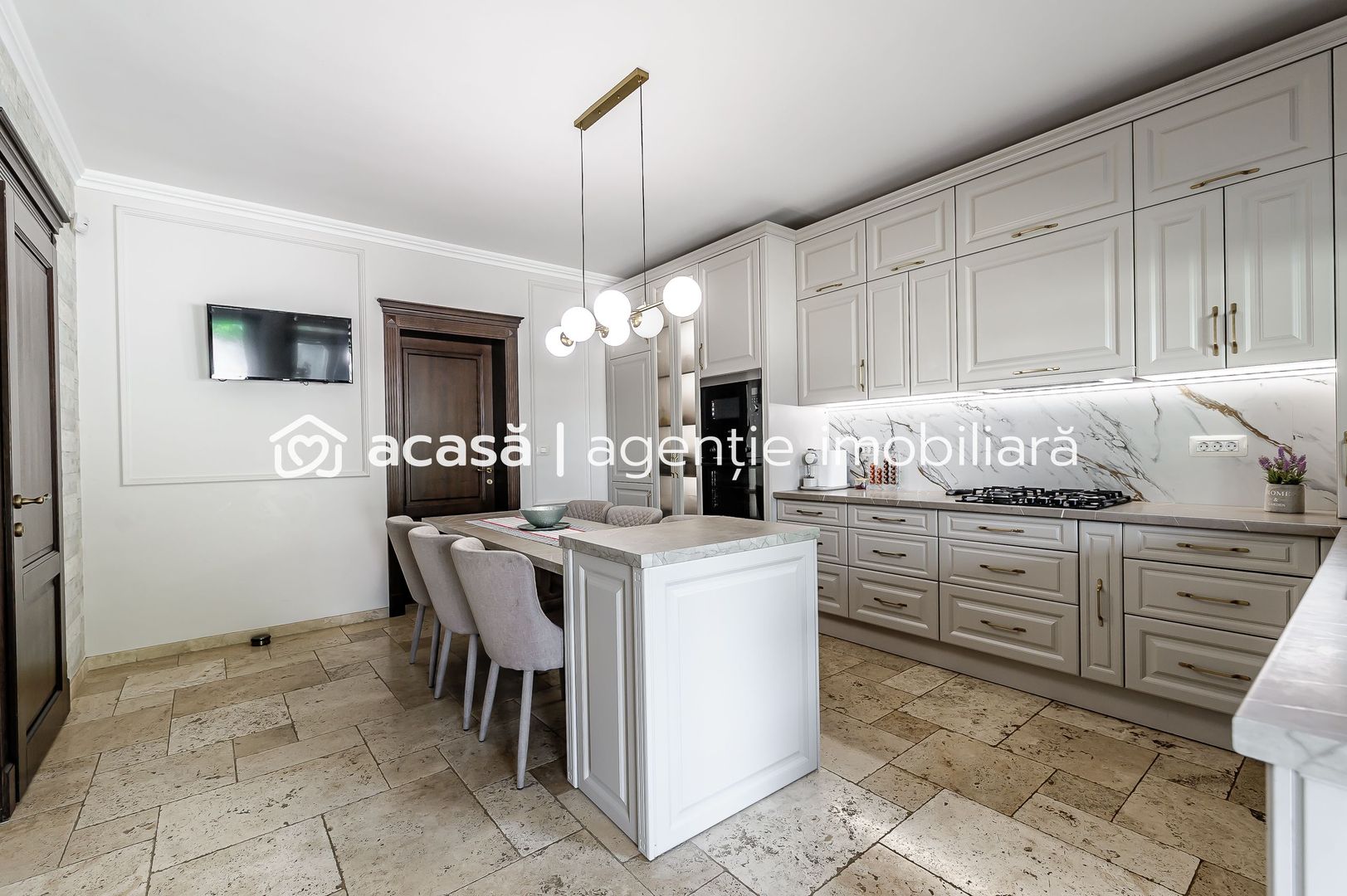 Vilă complet amenajată LUX, ideală pentru o familie cu stil - Poză 14