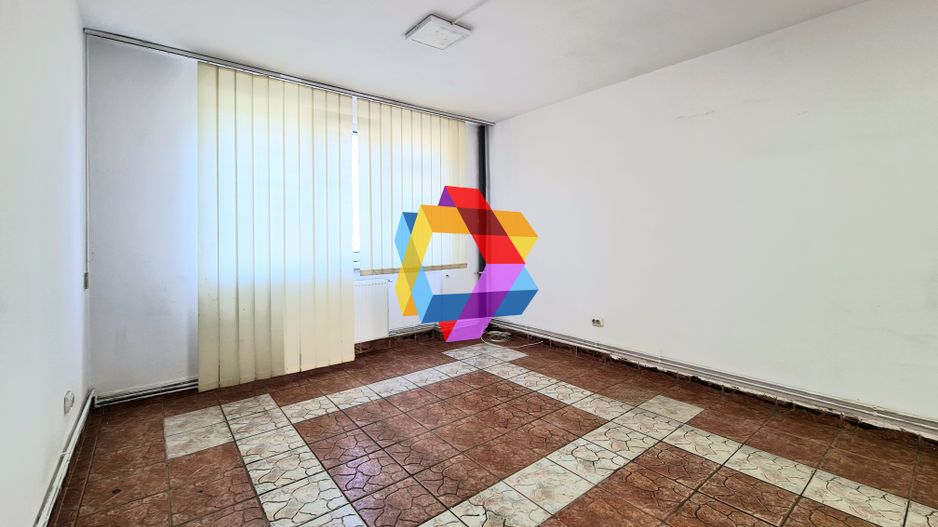 Spatiu comercial de închiriat cu vad Brașov - 55 mp # plus-imo.ro - Poză 1