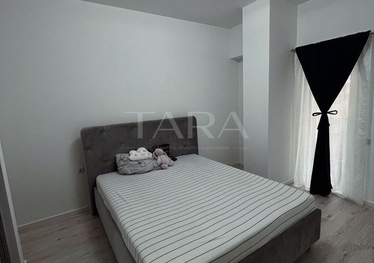 Apartament modern cu 3 camere, 2 logii, etaj 2, Central. - Poză 3