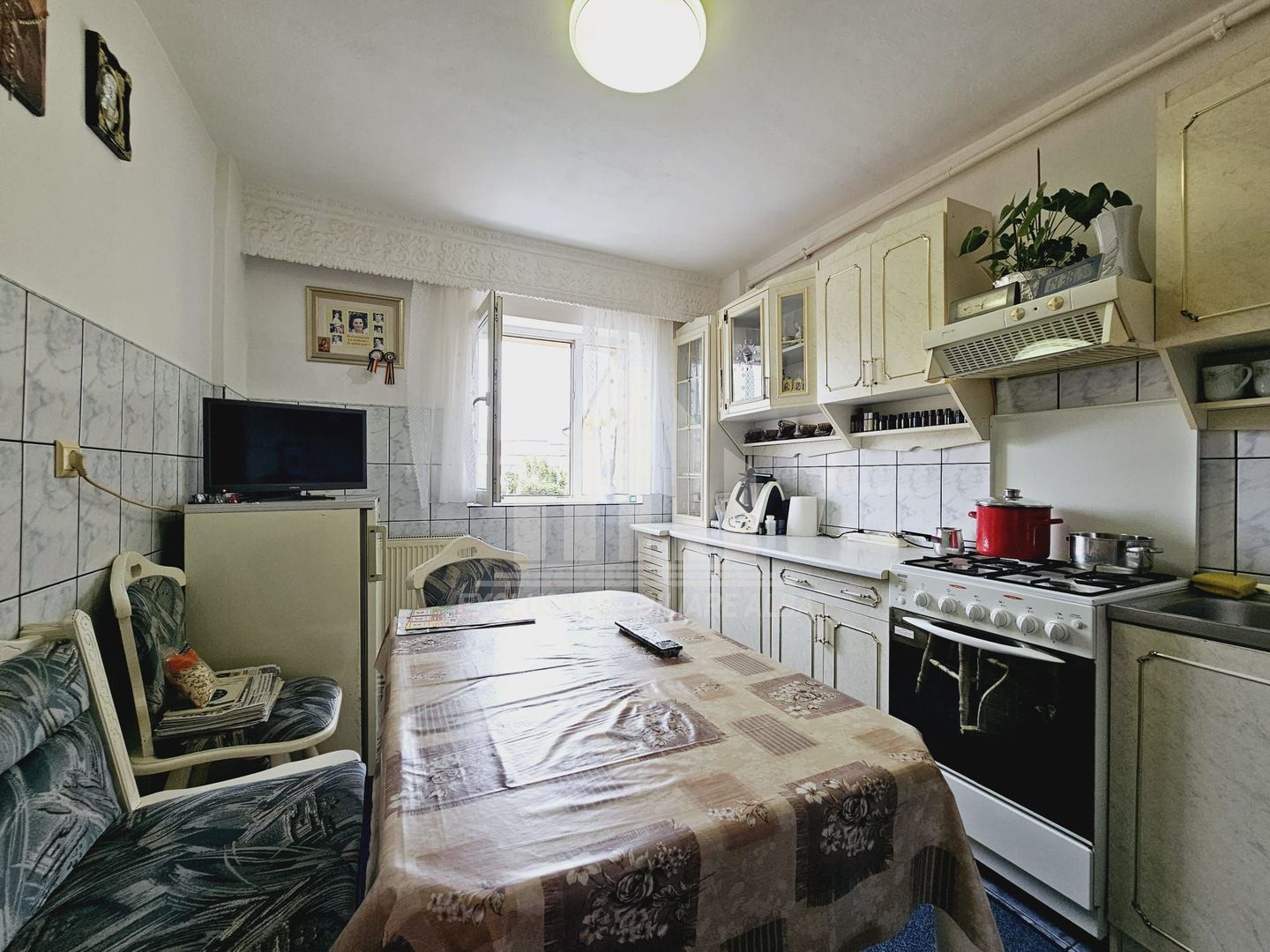 Apartament cu 2 camere decomandate, Cetate - Poză 3