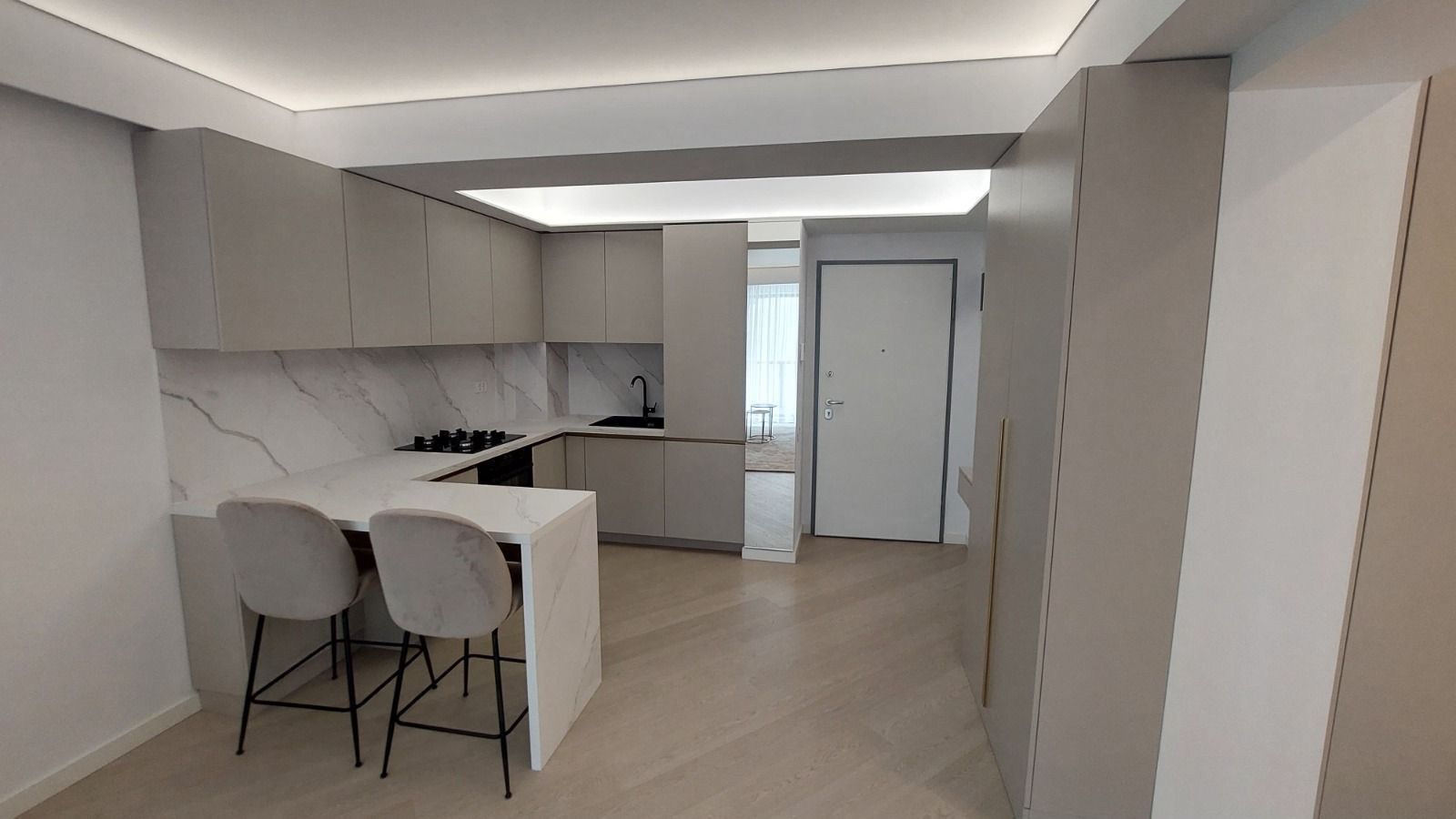 INCHIRIERE DOUA CAMERE ZONA PIPERA CORTINA NORTH - Poză 3