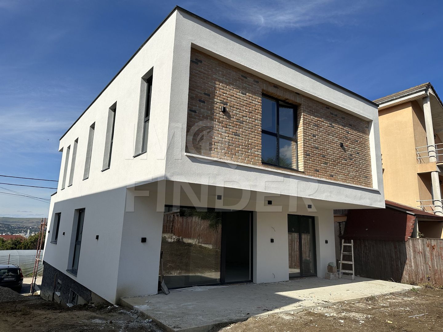Vanzare vila smart cu piscina, strada privata,  A  Muresanu - Poză 1