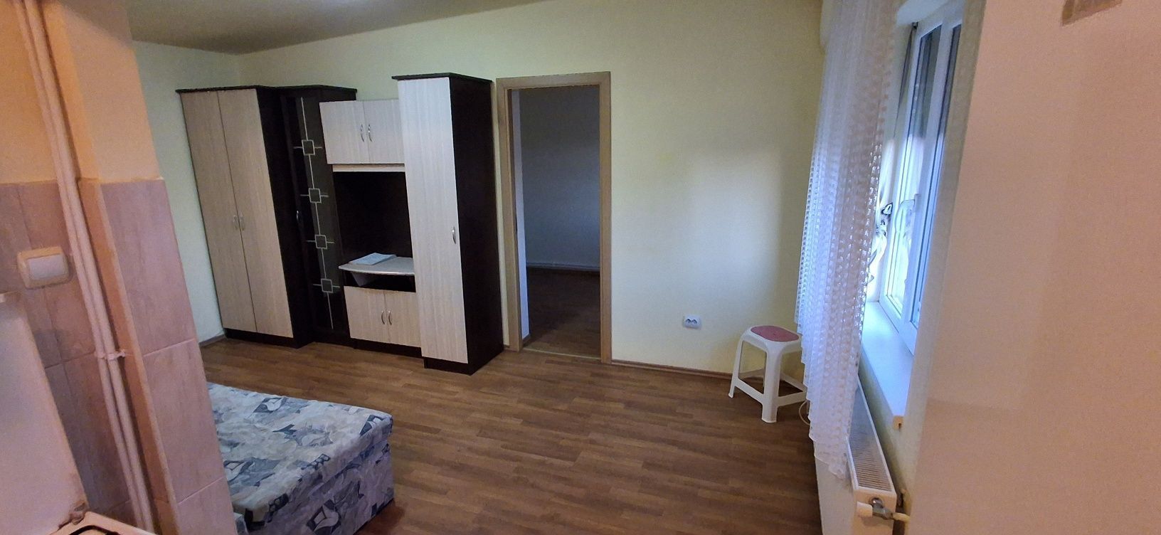 BRASADAS vinde ap 3 cam in Micro 14 etaj 4/4 mobilat utilat. - Poză 1