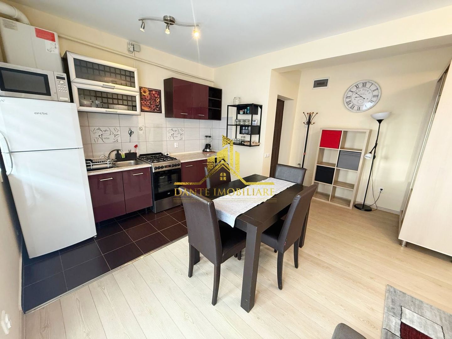 2 camere, spatios, modern, bloc nou, balcon, parcare, zona VIVO - Poză 6