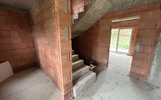 Casă Parter+Etaj– la roșu în interior, la cheie în exterior – Selimbar - Poză 4