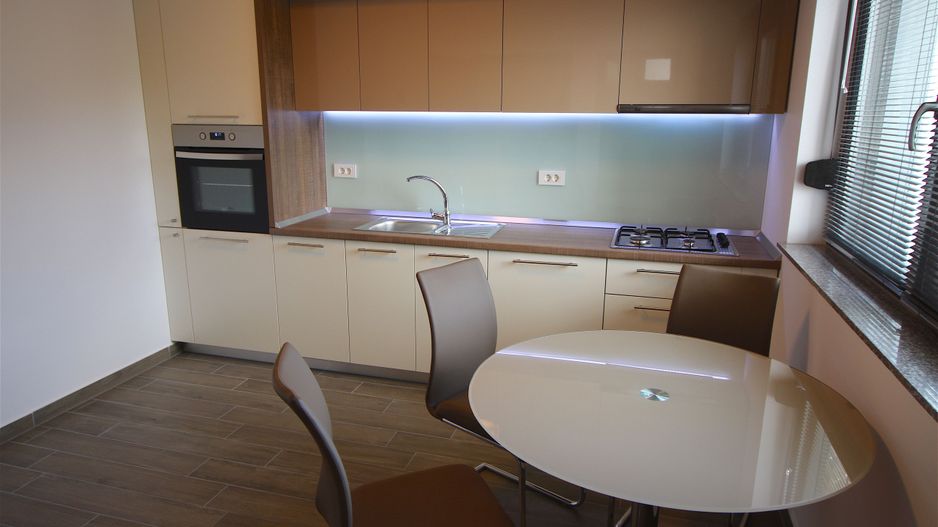 Apartament cu 3 camere de închiriat în zona Nord - Poză 4