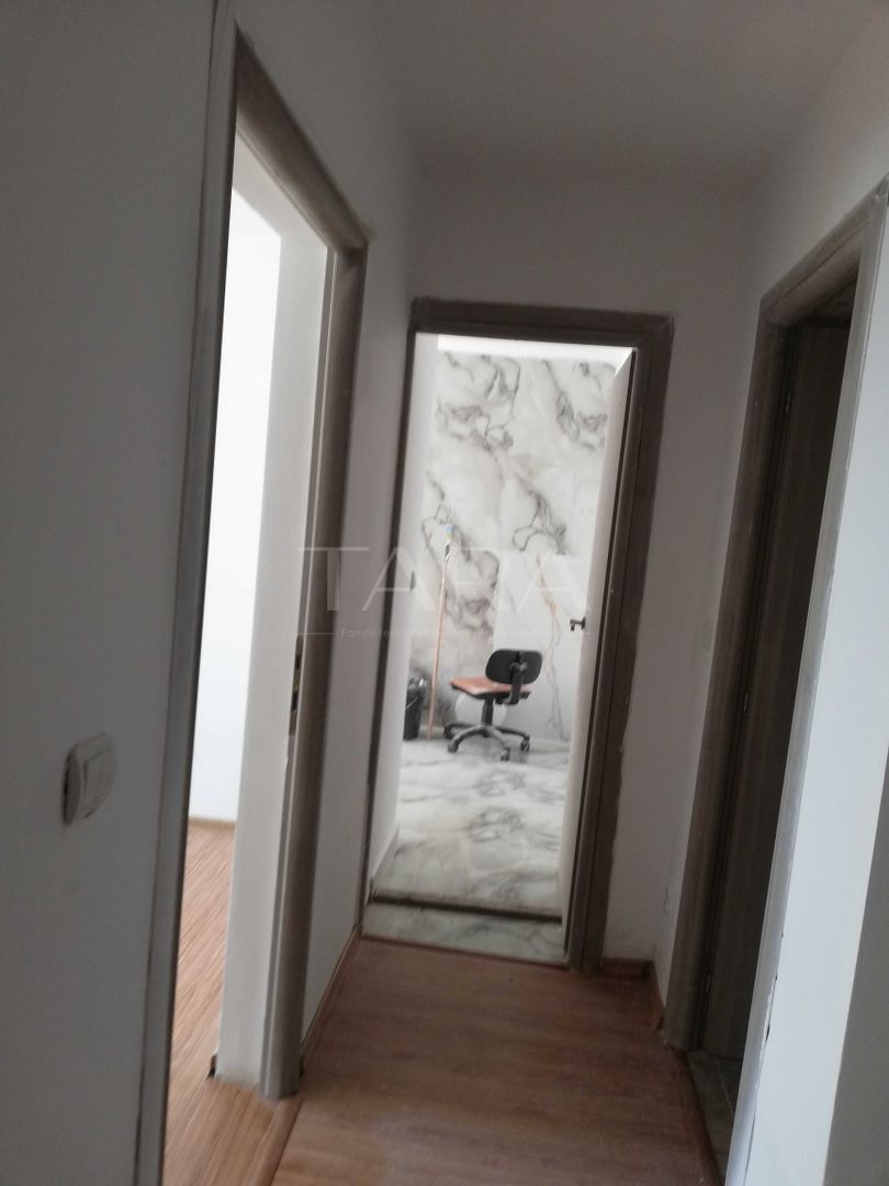 Apartament cu 3 camere vând an floresti - Poză 5