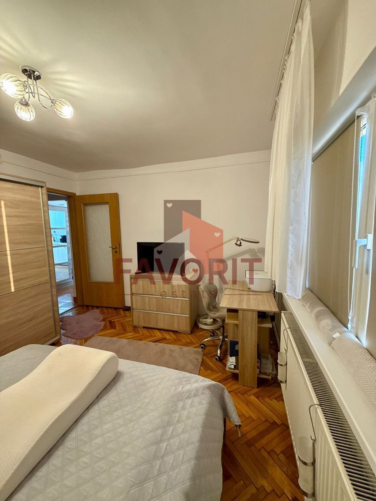 Etaj 2. Cu centrala proprie. Zona Bucovina - Poză 4