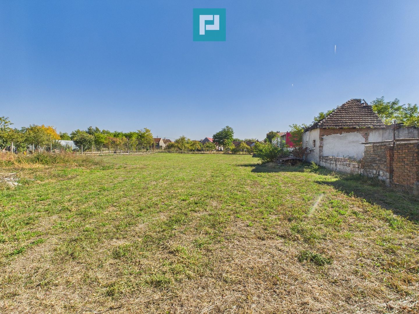 Casă la roșu cu 4 camere de vânzare - Poză 5