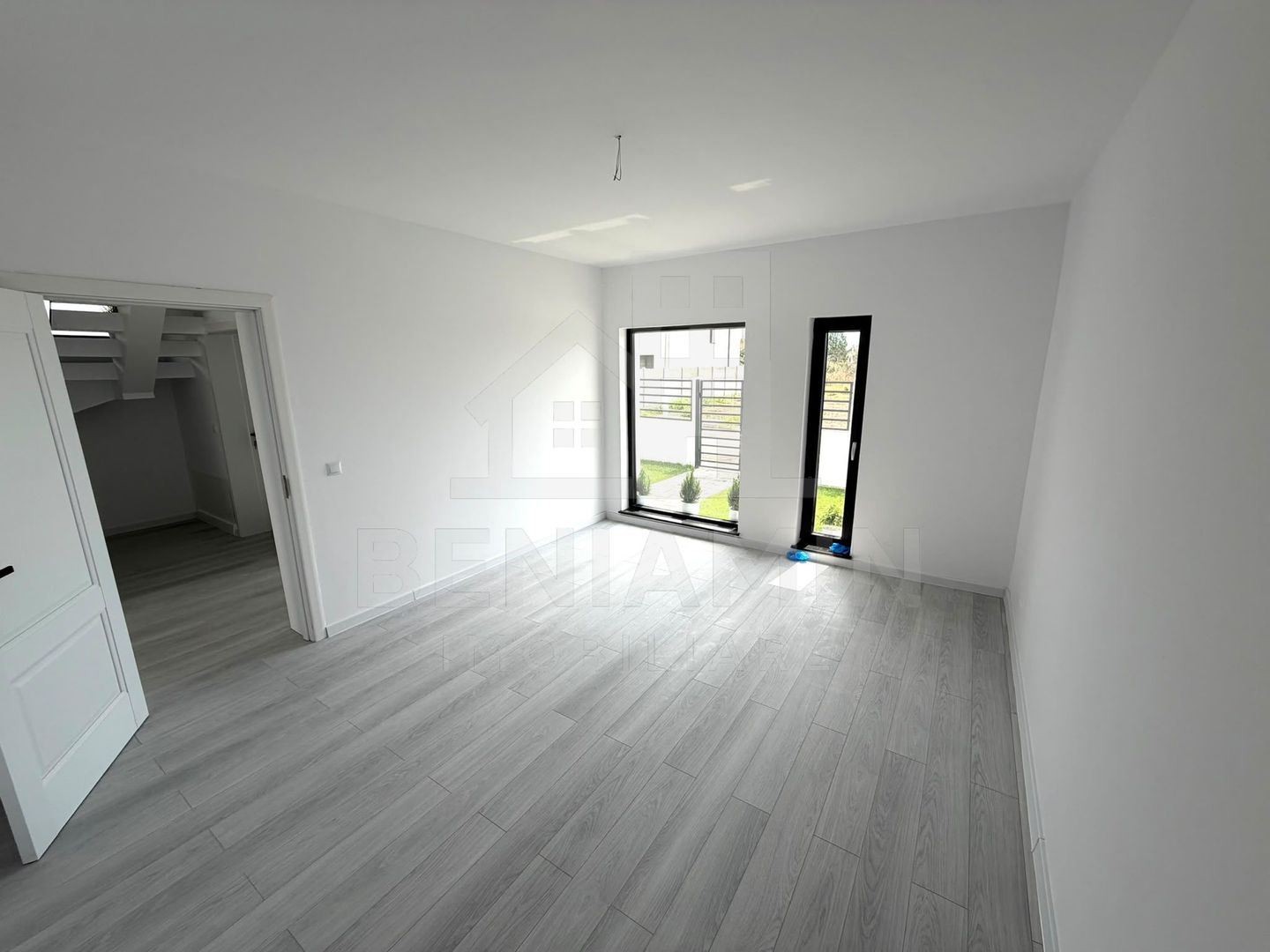 Casa moderna - 4 dormitoare - 2026 - toate utilitatile - Ford - Poză 5