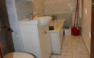 2 camere, vis a vis de Spitalul Judetean, ideal pentru doctori sau studenti - Poză 9