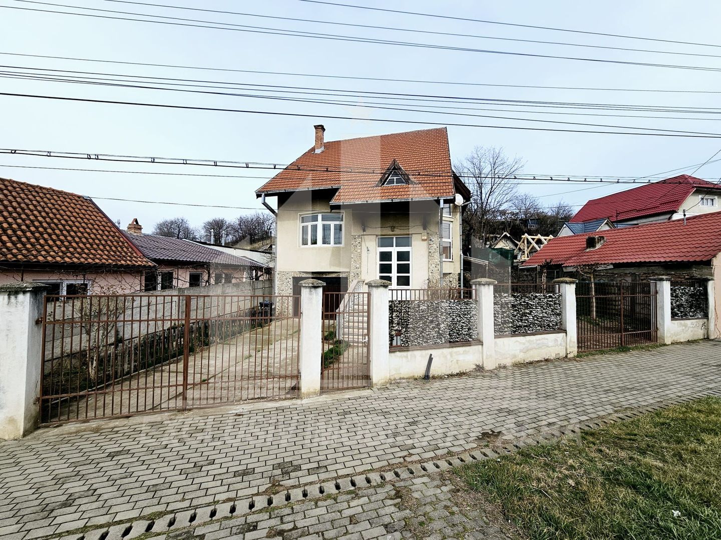 Casa individuala | 5 camere | 288 mp | 870 mp teren | Maieri - Poză 1