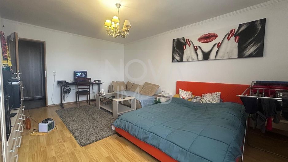 Garsoniera 45 mp cu balcon, mobilata, utilata - zona Lazaret - Poză 3