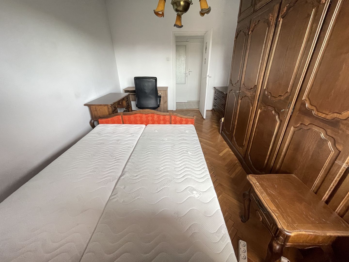 SPATIOS IN ZONA MEDICINEI -4 camere,garaj propriu si boxa - Poză 11