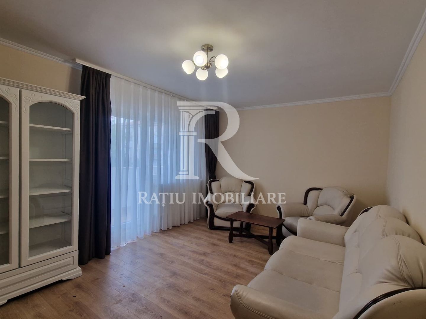 Apartament cu 3 camere | Etajul 2 | Nufarul | Oradea - Poză 1