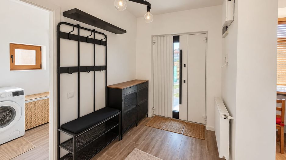 Vila cu 4 camere de închiriat | Henri Coandă | curte - Poză 5