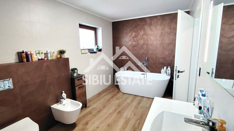 Casa Sibiu complet dotata, imobil ca nou - Poză 6