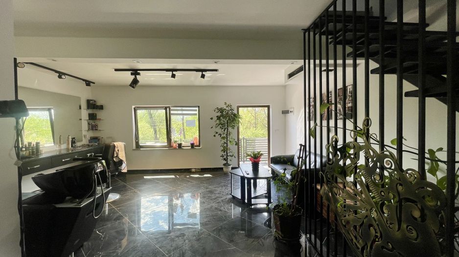 SPAȚIU COMERCIAL | COMPLET UTILAT PENTRU FRIZERIE| HORODNIC DE JOS - Poză 3