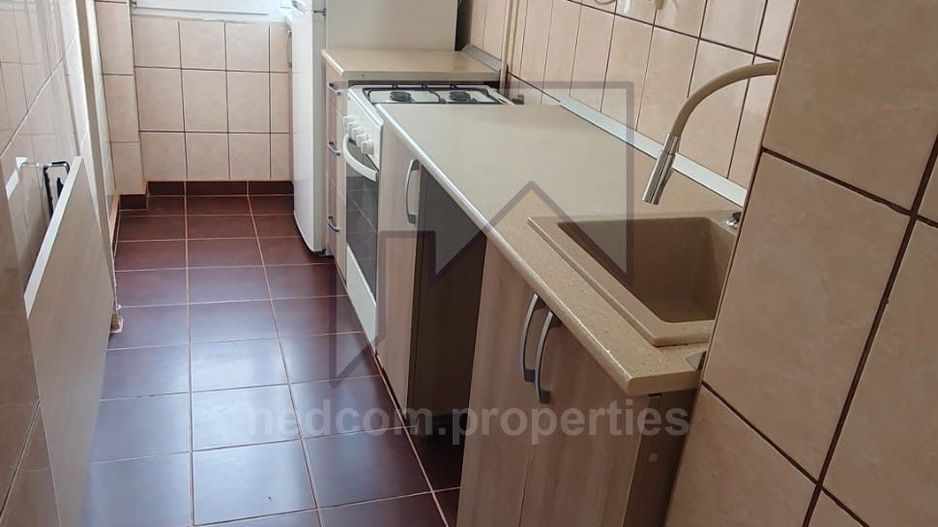 Vanzare apartament 3 camere - Salaj = Parcul Humulesti - Poză 4