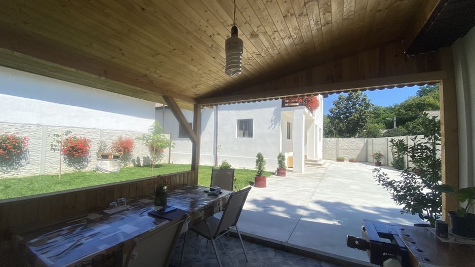 Gata de locuit! Vanzare casa cu 5 camere in Priboiu, com.Branesti - Poză 8