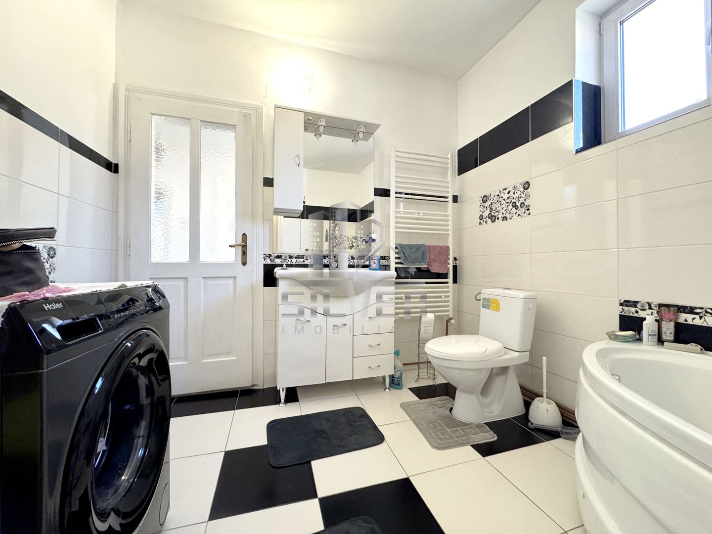 Casa pe 3 niveluri cu teren de 1900 mp in Com. Baisoara. - Poză 12