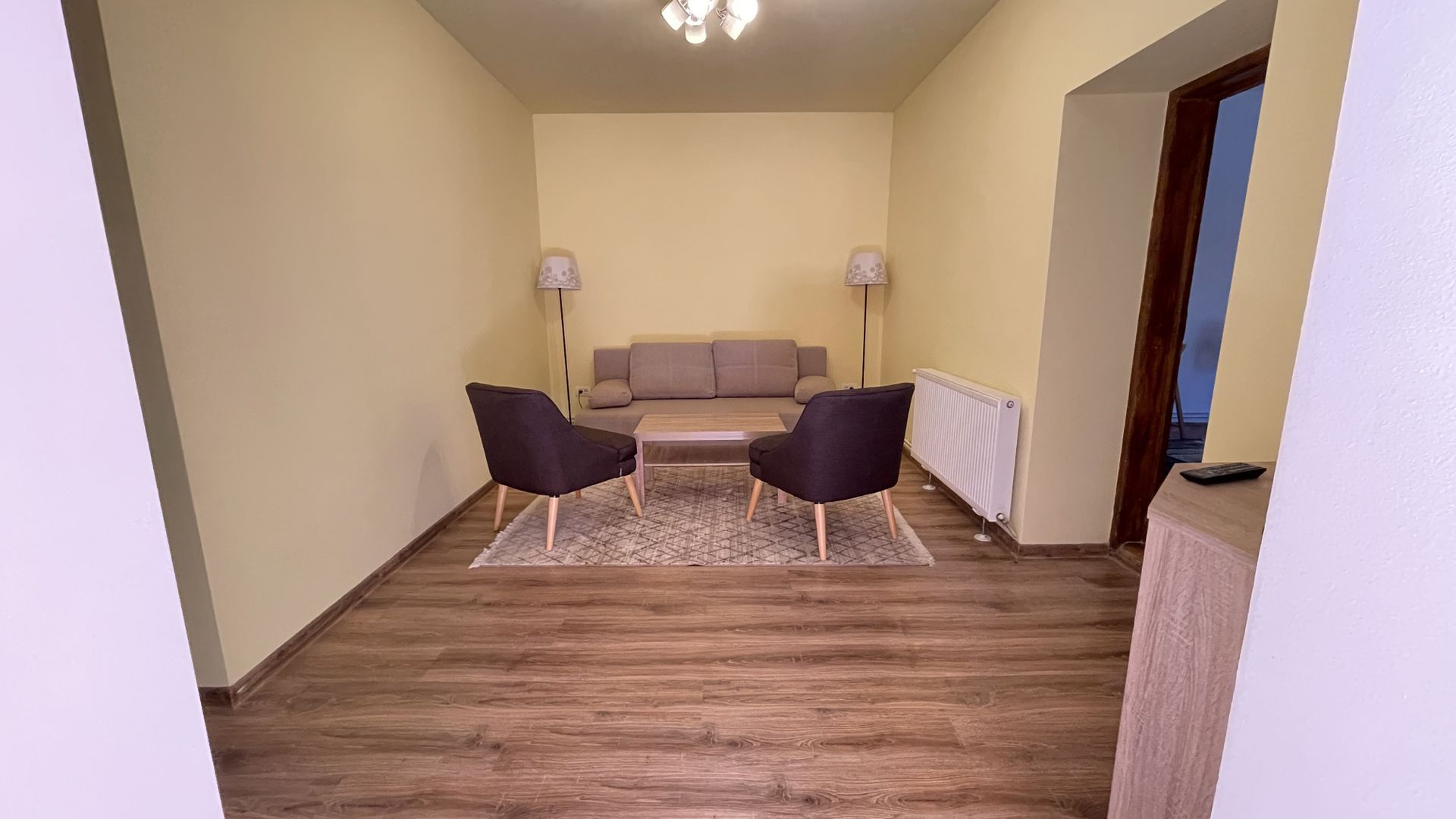 Casa cu teren frumos si garaj zona Mehala - Poză 11