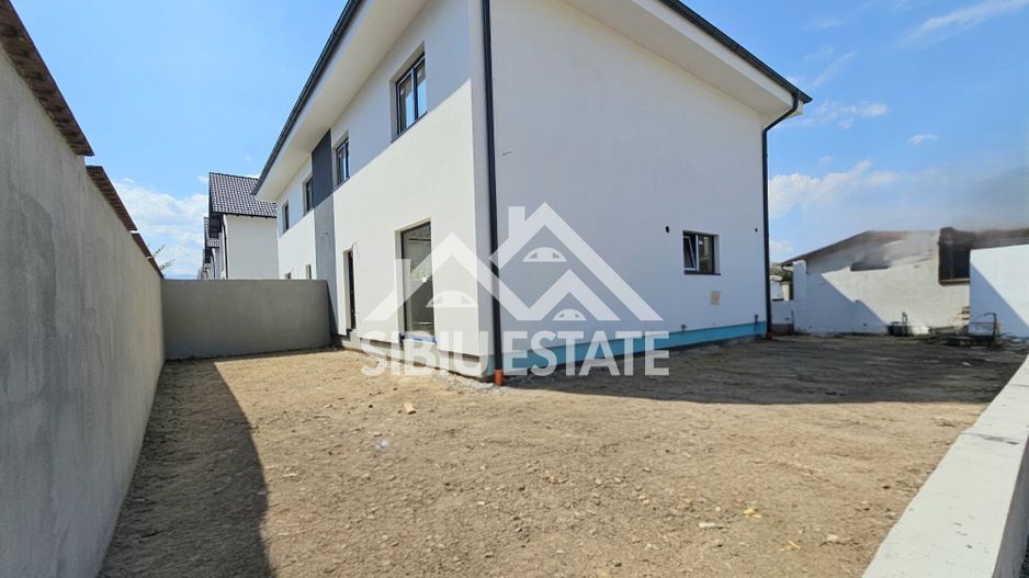Casa Sibiu, Selimbar NOU 4 camere, 2 bai, pret BUN - Poză 2
