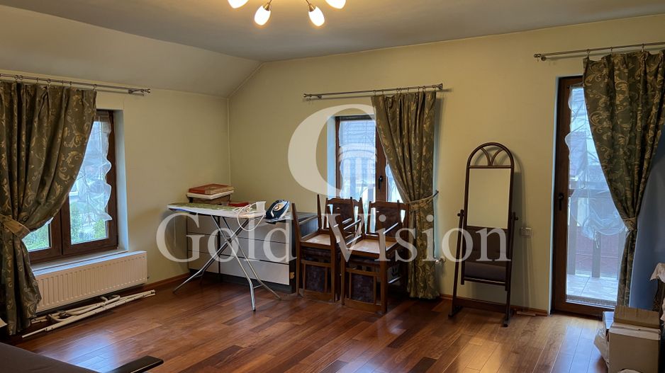 Casă cu 5 camere + anexă cu garaj, mobilată complet, str. Gh. Șincai - Poză 9