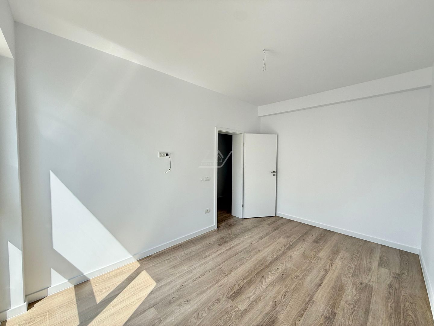 Comision 0! Etaj 1. Bucatarie inchisa. Loc de parcare. Lift. - Poză 8